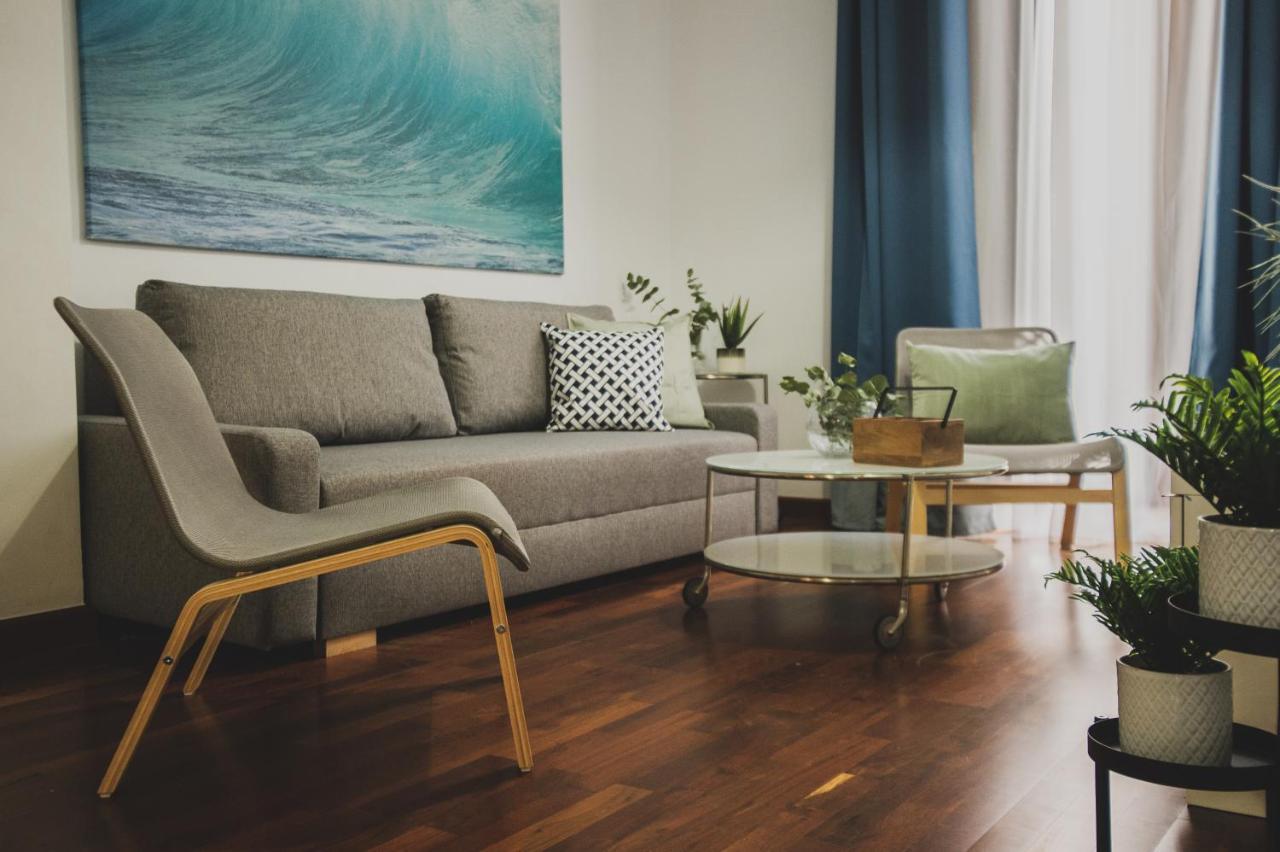 Apartamento Azz Torre De La Plata Sevilha