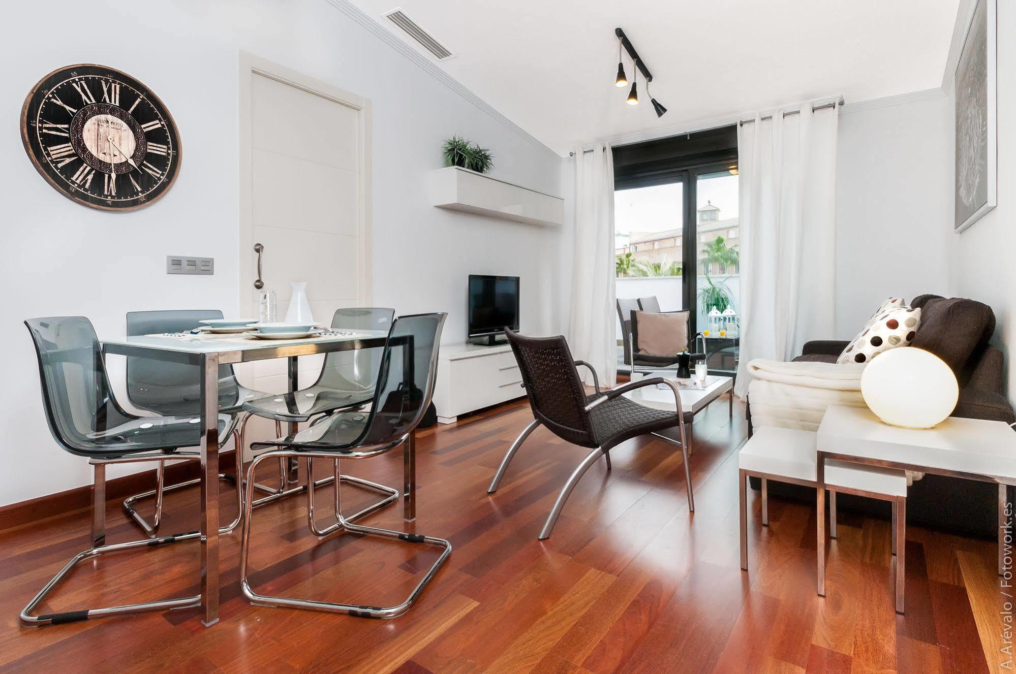 Apartamento Azz Torre De La Plata Sevilha
